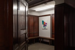 Ausstellungsansicht, in der Nähe, Salon am Moritzplatz, Malerei  von Solweig de Barry